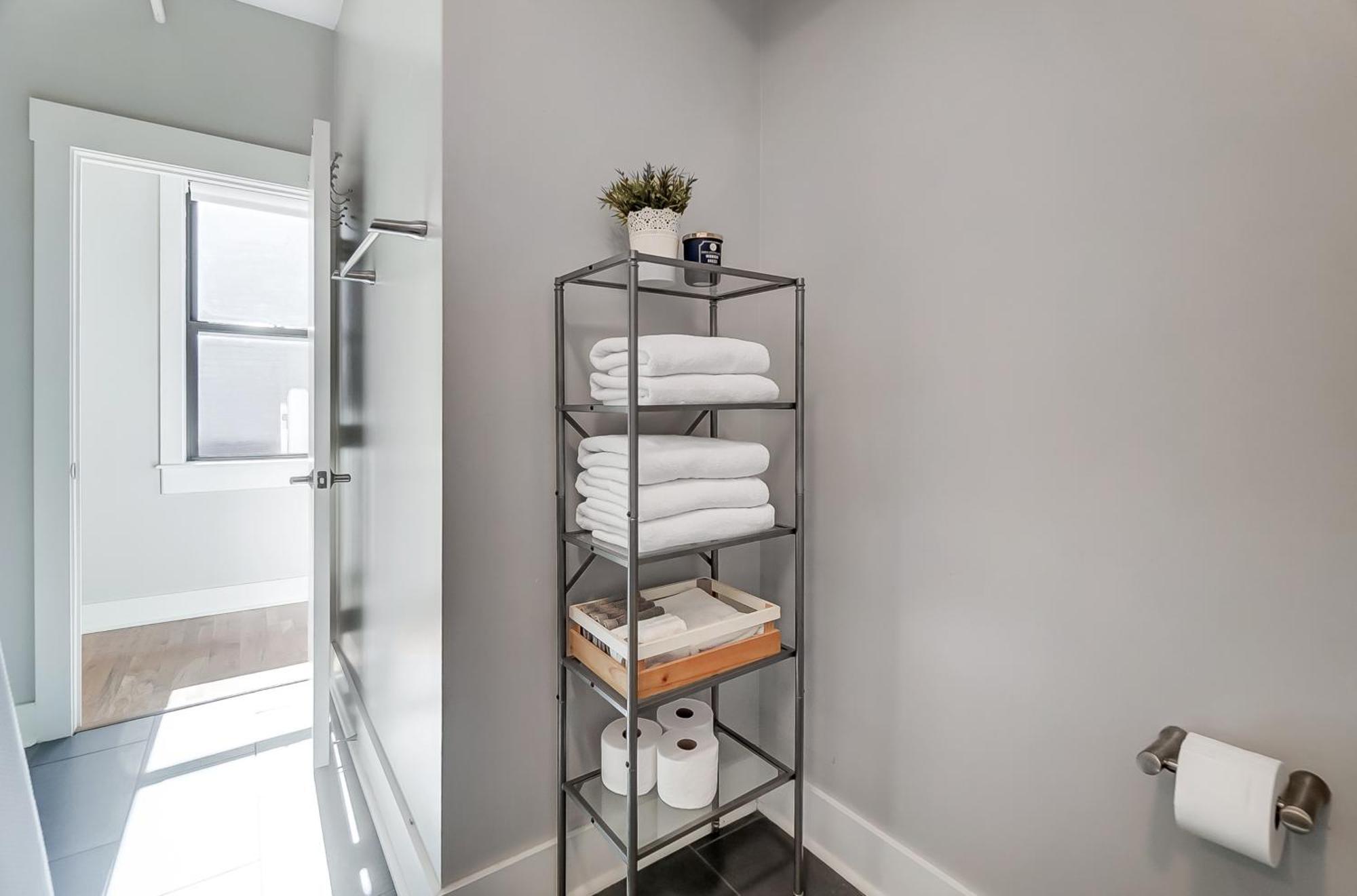Sunny Downtown Apartment, Walk To Washington Park! Cincinnati Dış mekan fotoğraf
