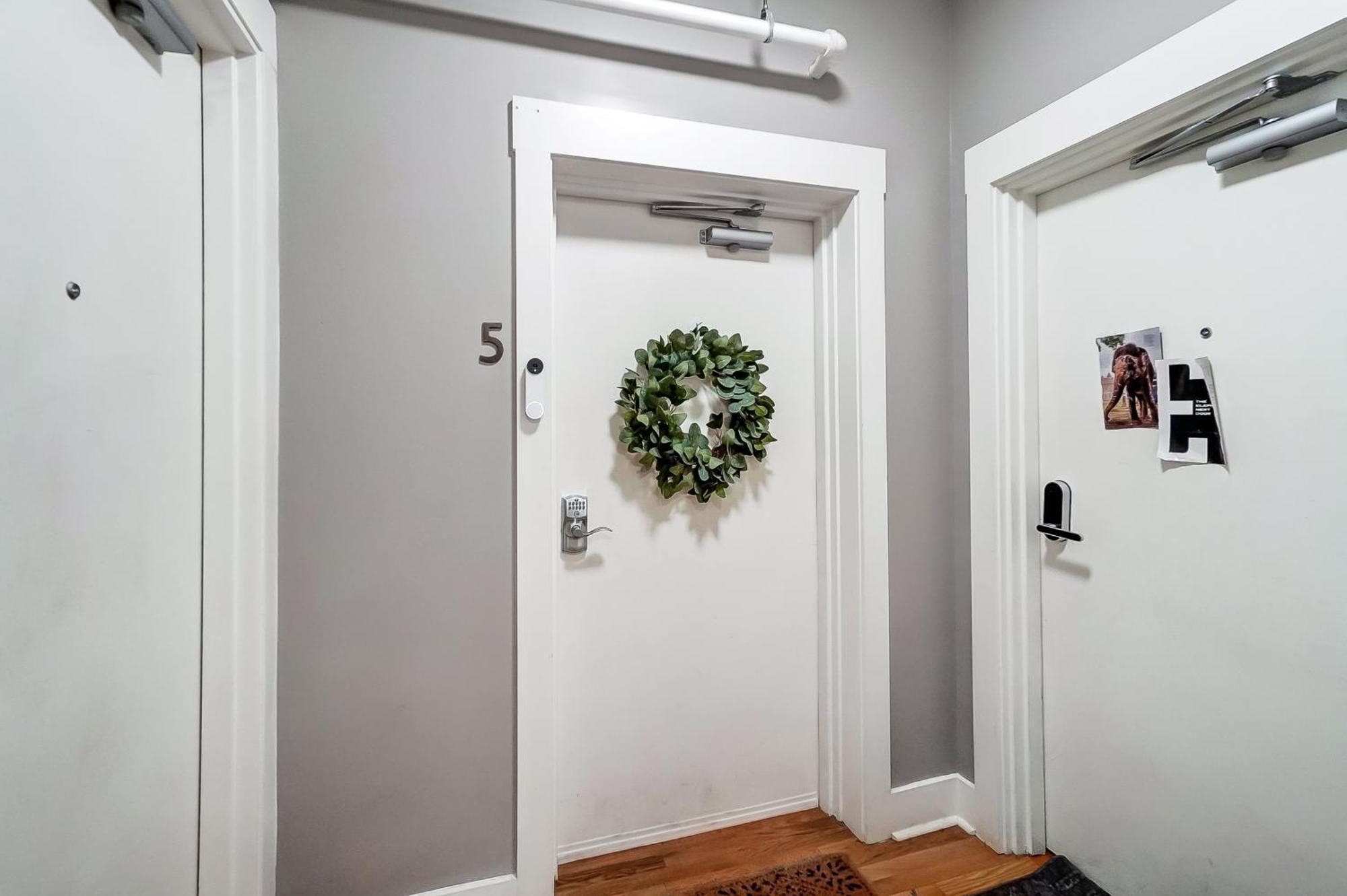 Sunny Downtown Apartment, Walk To Washington Park! Cincinnati Dış mekan fotoğraf